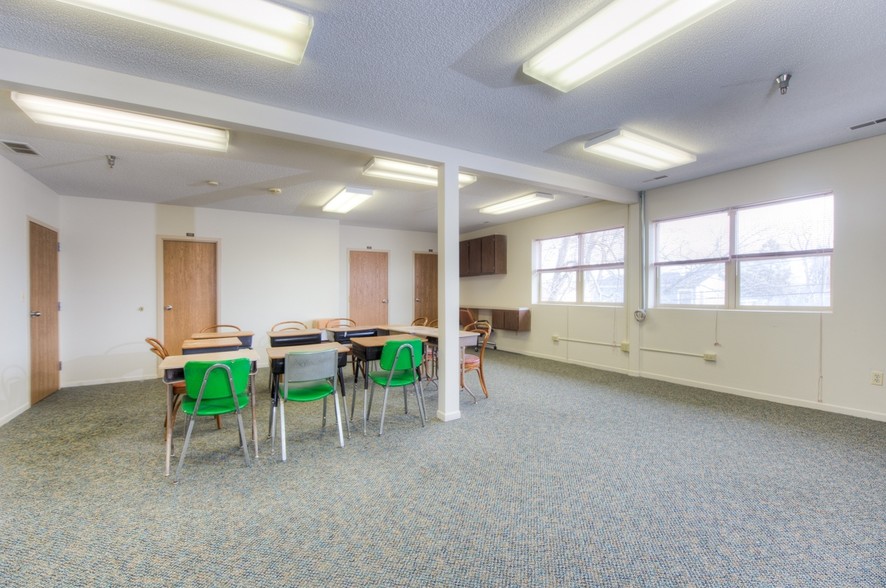 More Photos Of 1919 Sherman Ave, North Chicago Schools For Sale