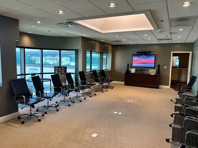 More Photos Of 8211 Town Center Dr, Nottingham Medical For Lease