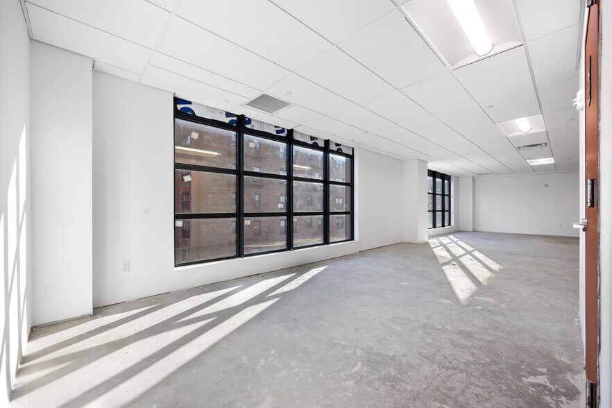 More Photos Of 13320 41st Rd, Flushing Office For Sale