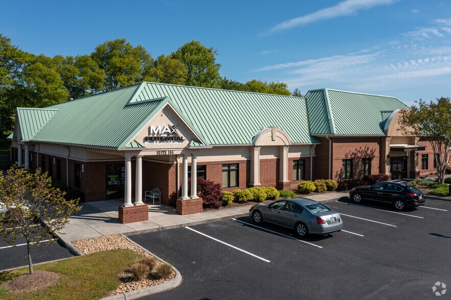 More Photos Of 11201 W Point Dr, Knoxville Medical For Lease