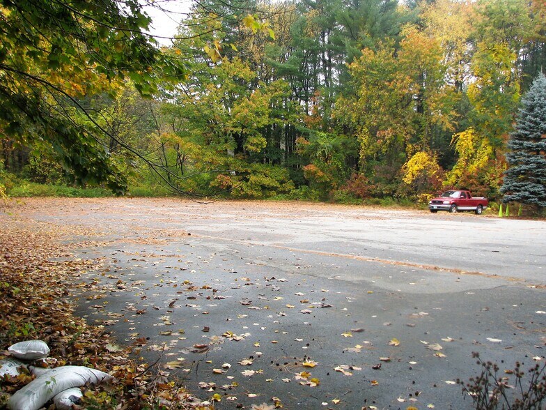 More Photos Of 34 Lafayette Rd, North Hampton Freestanding For Lease