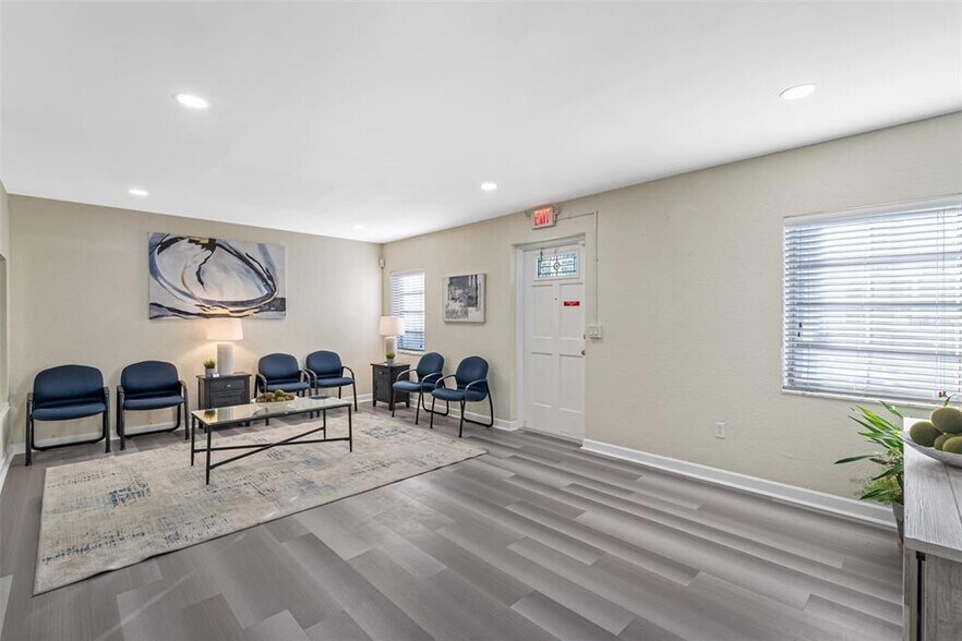 More Photos Of 1275 Cleveland St, Clearwater Medical For Lease