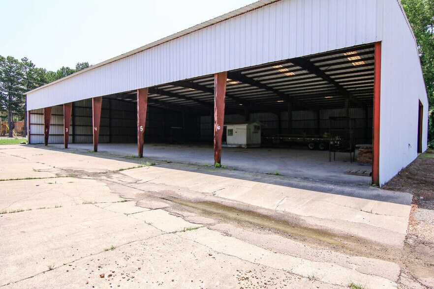 More Photos Of 720 E Main St, Ashdown Warehouse For Sale