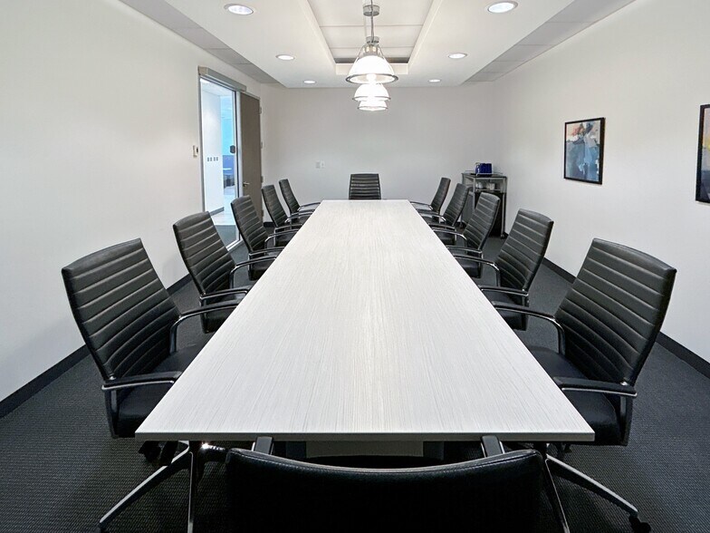 Primary Photo Of 88 Queens Quay W, Toronto Coworking Space