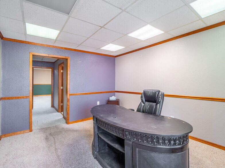 More Photos Of 426 E Wyandotte Ave, Mcalester Office For Sale