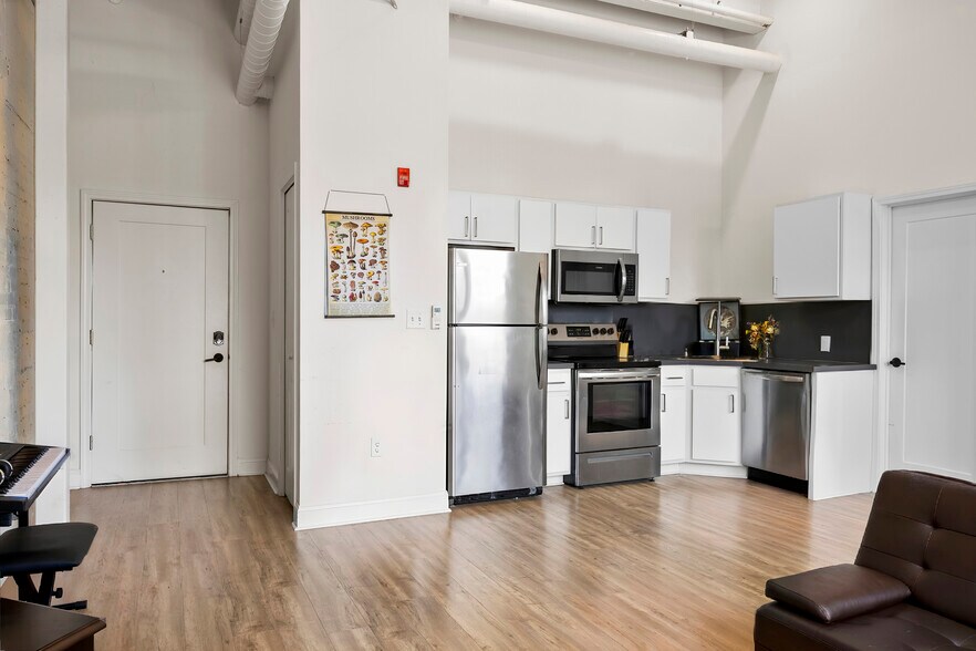 More Photos Of 132 Broadway, Schenectady Apartments For Sale