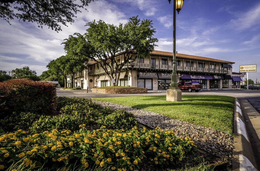 More Photos Of 6040 Camp Bowie Blvd, Fort Worth Unknown For Lease