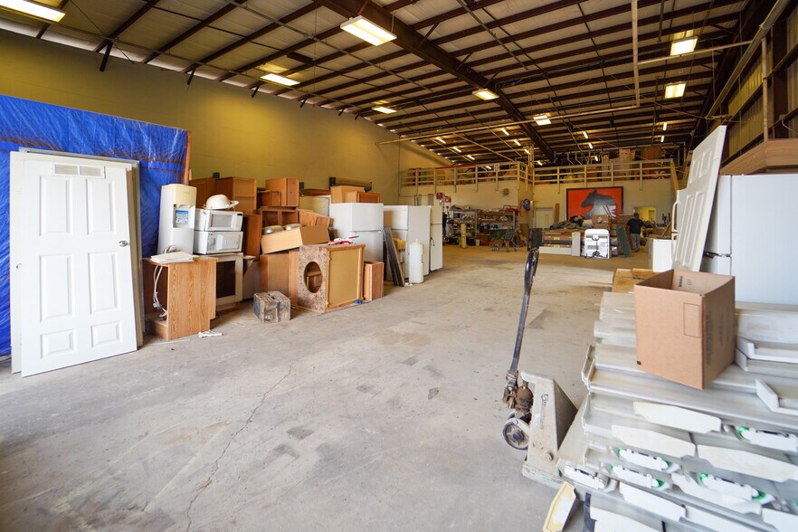 More Photos Of 8609 Lone Tree Rd, Victoria Industrial For Sale