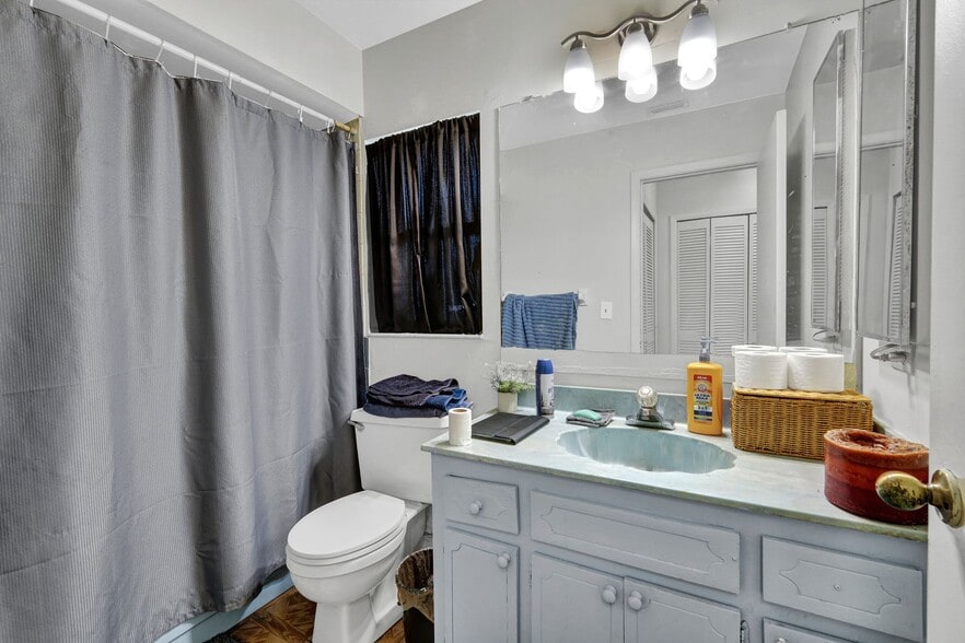 More Photos Of 225 Cape Coral Pky E, Cape Coral Apartments For Sale