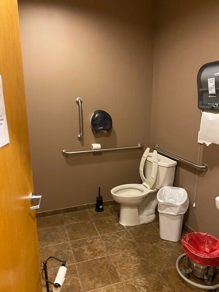 More Photos Of 461 Goffle Rd, Wyckoff Medical For Lease