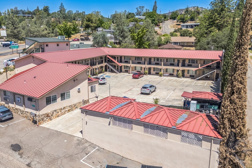 More Photos Of 5180 Jones St, Mariposa Hotel For Sale