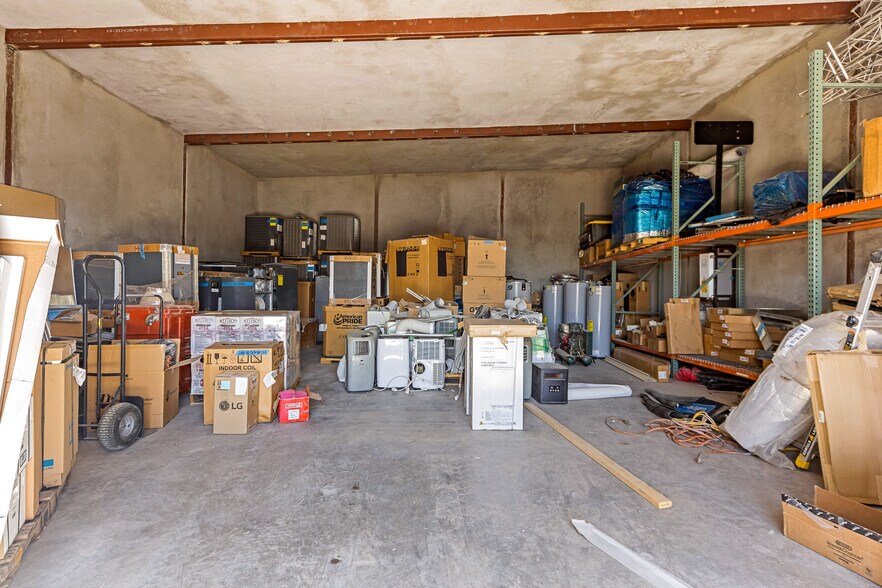 More Photos Of 2200 La Osa st, Tucson Light Distribution For Lease