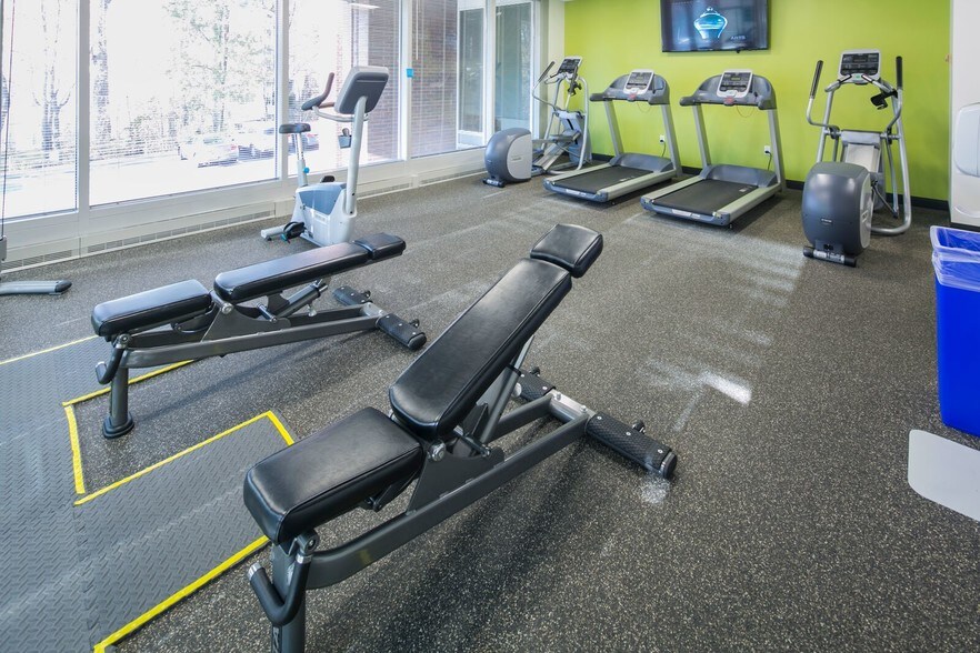 More Photos Of 18310 Montgomery Village Ave, Gaithersburg Coworking Space