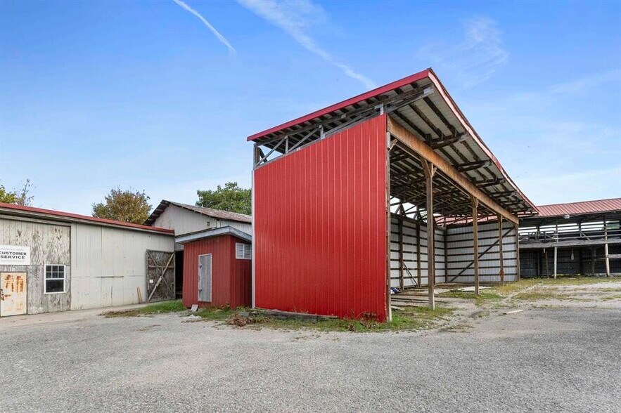 More Photos Of 3571 Winchester Ave, Ashland Freestanding For Sale