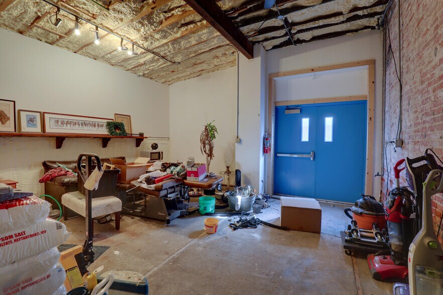 More Photos Of 900 Broadway St, Quincy Flex For Sale