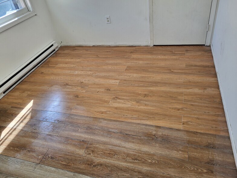 More Photos Of 134 ledge Landing Rd, Landing Storefront Retail Residential For Lease