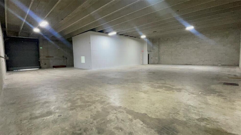 More Photos Of 5220 NW 72nd Ave, Miami Warehouse For Lease