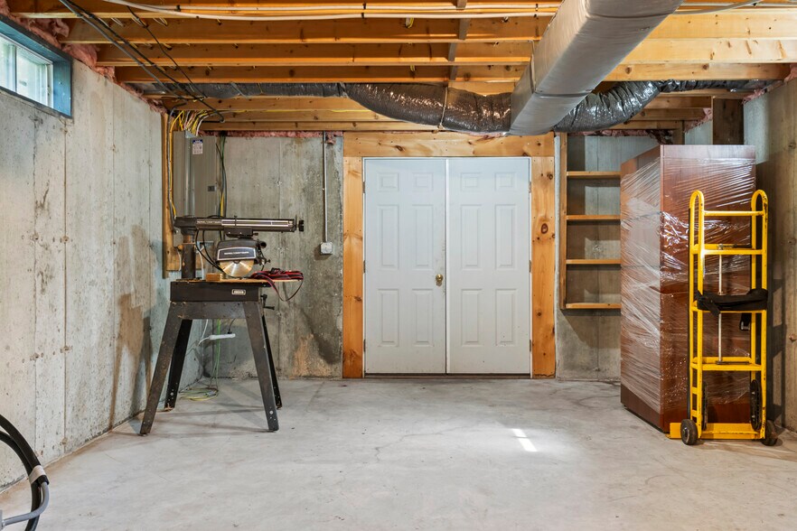 More Photos Of 41 Hobbs Rd, West Newfield Specialty For Sale