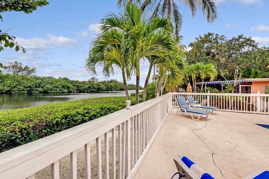 More Photos Of 8212 Midnight Pass Rd, Sarasota Hotel For Sale