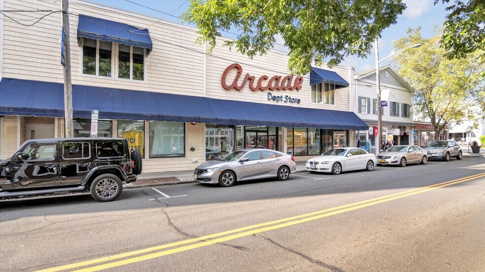 More Photos Of 14 Front St, Greenport Freestanding For Sale