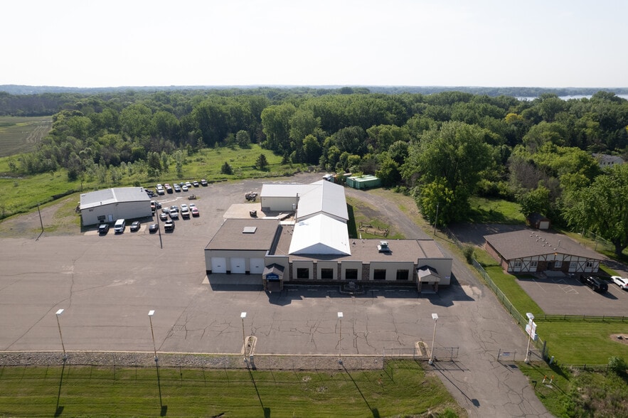 More Photos Of 6671 Lake Blvd, Wyoming Service For Sale