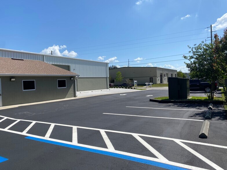 More Photos Of 8950 66th Ct N, Pinellas Park Warehouse For Lease