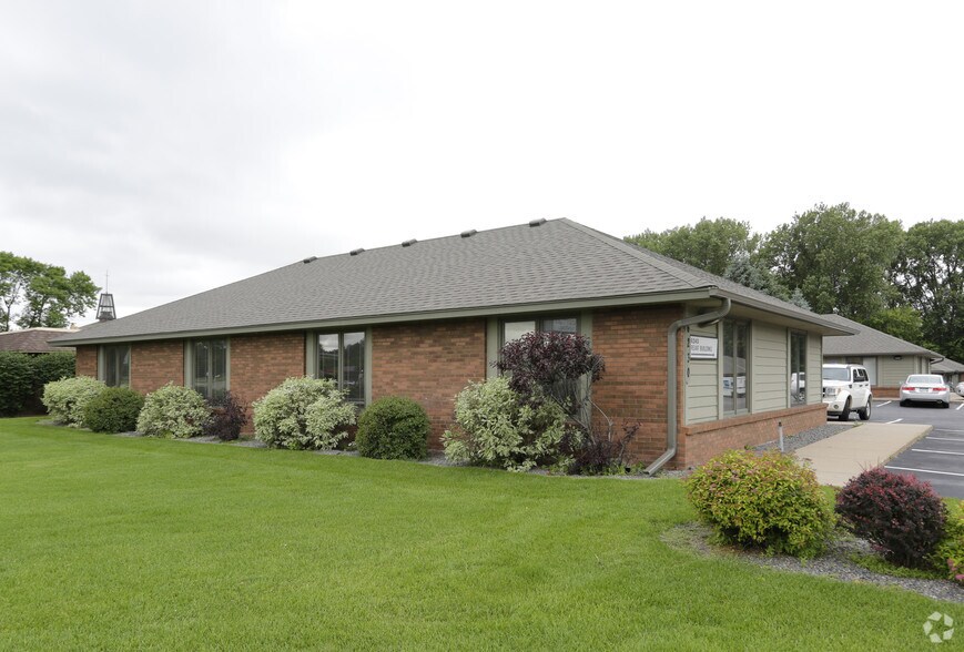 More Photos Of 6230 Highway 65 NE, Fridley Office For Lease