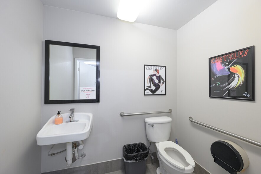 More Photos Of 10181 NW 58th St, Miami Warehouse For Lease