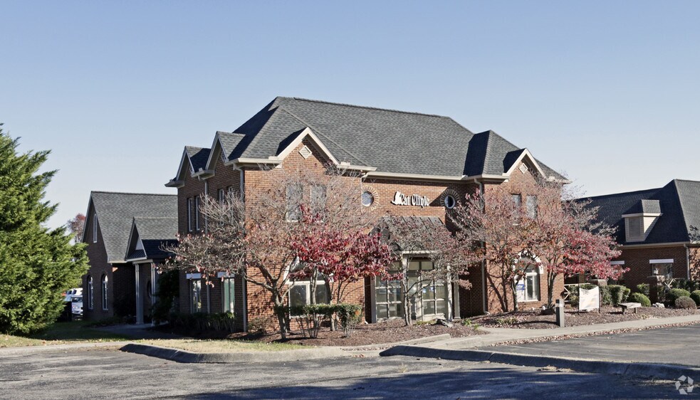 Primary Photo Of 110 Perimeter Park Rd, Knoxville Medical For Lease