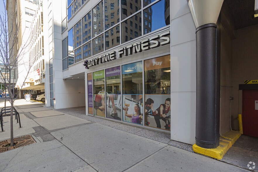 More Photos Of 718 8th Ave SW, Calgary Office For Sale