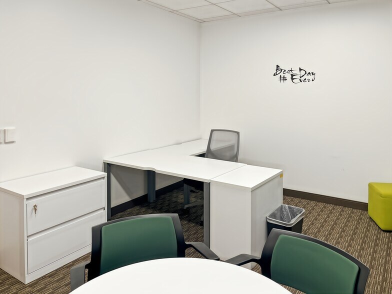 More Photos Of 300 Spectrum Center Dr, Irvine Coworking Space