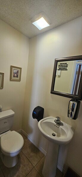 More Photos Of 1488 Seminola Ave, Casselberry Office Residential For Lease