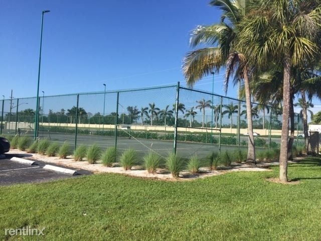 More Photos Of 132 Santa Clara Dr, Naples Apartments For Sale