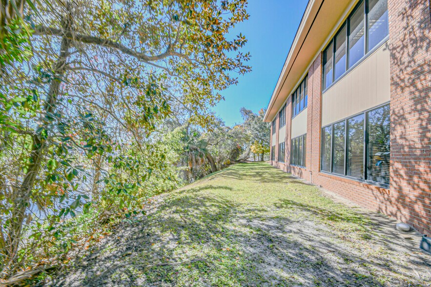 More Photos Of 220 Mckenzie Ave, Panama City Office For Sale