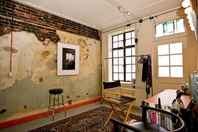 More Photos Of 660 N Thompson St, Portland Showroom For Sale