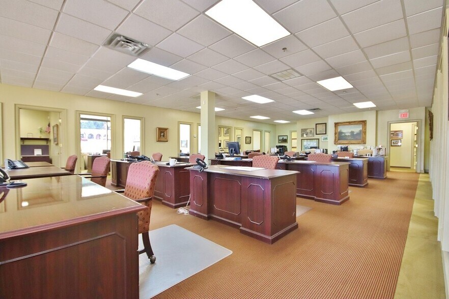 More Photos Of 5020 Route 9W, Newburgh Office For Lease