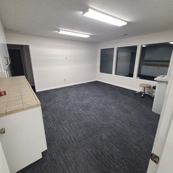 More Photos Of 12724 SE Stark St, Portland Loft Creative Space For Sale