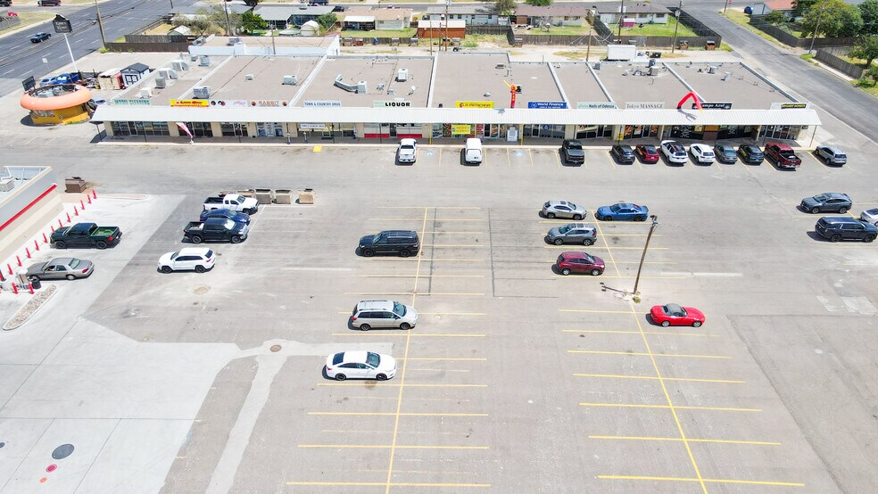 More Photos Of 2606 N Grandview Ave, Odessa General Retail For Lease