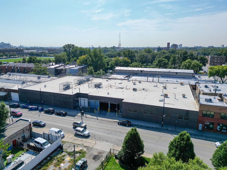 More Photos Of 2733 W Harrison St, Chicago Warehouse For Sale