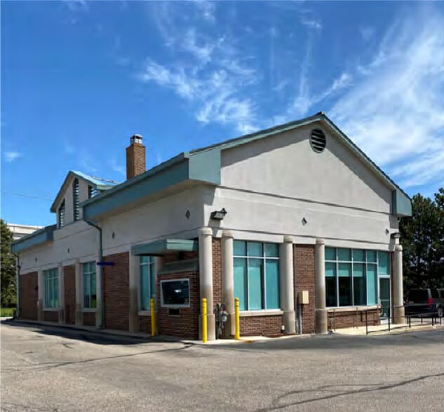 More Photos Of 35 W Long Lake Rd, Bloomfield Hills Bank For Lease