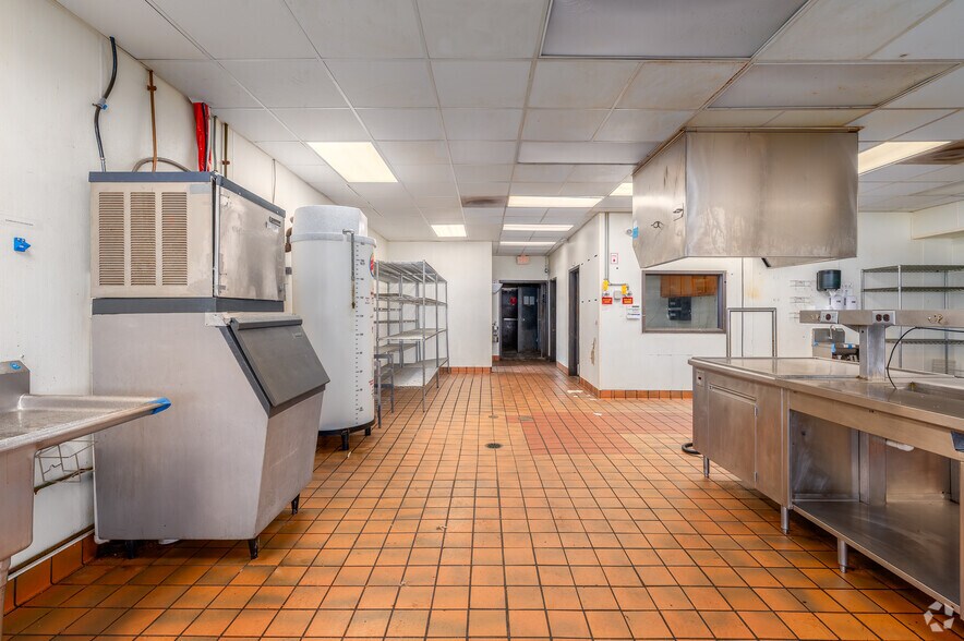 More Photos Of 7677 Broadview Rd, Seven Hills Fast Food For Sale