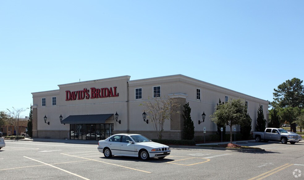 More Photos Of 3250 Airport Blvd, Mobile Unknown For Lease