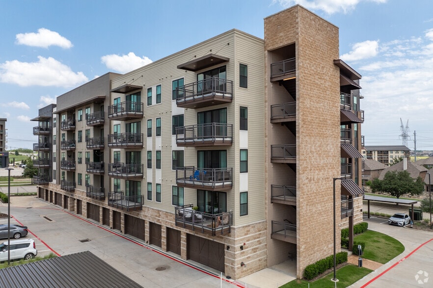 More Photos Of 3517 Windhaven Pky, The Colony Apartments For Sale