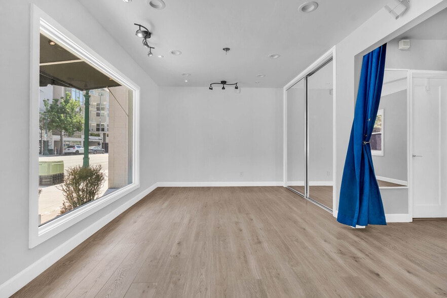 More Photos Of 1840 Columbia St, San Diego Storefront For Lease