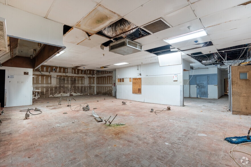 More Photos Of 1801 W Pinhook Rd, Lafayette Hotel For Sale