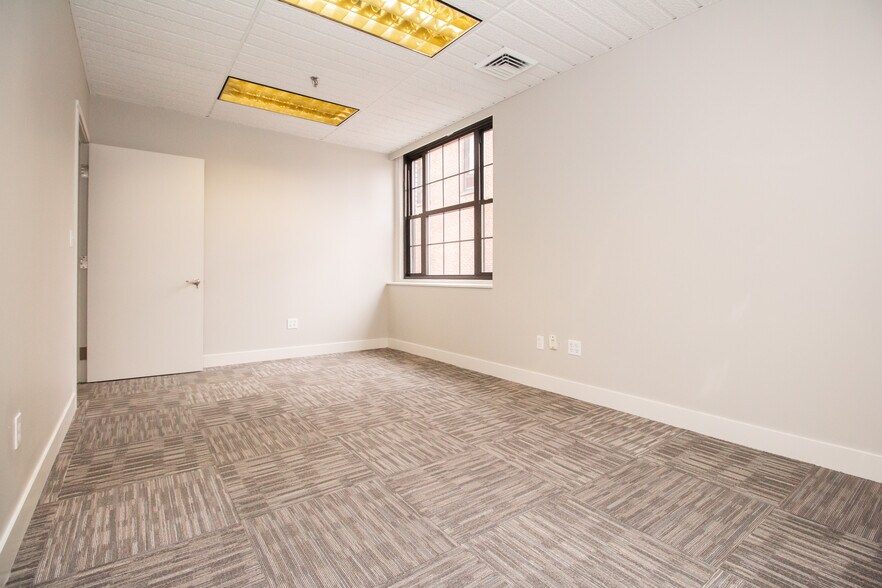 More Photos Of 8 Norwich St, Worcester Office For Lease