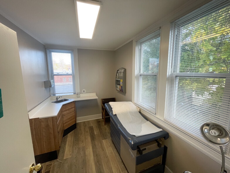 More Photos Of 1224 Chesaco Ave, Rosedale Medical For Lease