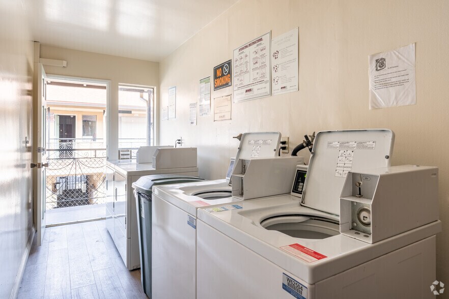More Photos Of 618-620 W Route 66, Glendora Apartments For Sale