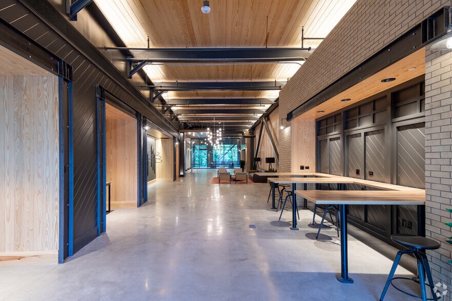 More Photos Of 1213 W Morehead St, Charlotte Coworking Space