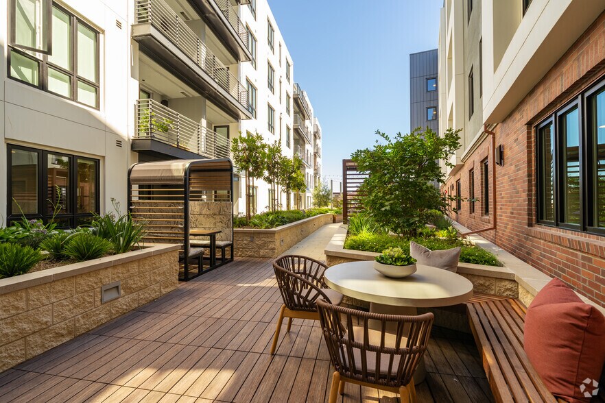 More Photos Of 988 El Camino Real, South San Francisco Apartments For Lease